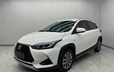 Toyota Yaris XP150 рестайлинг, 2021 год, 1 350 000 рублей, 2 фотография