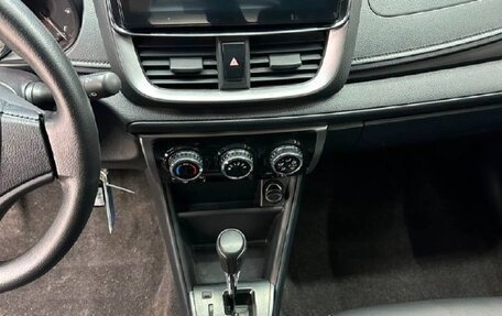 Toyota Yaris XP150 рестайлинг, 2021 год, 1 350 000 рублей, 8 фотография