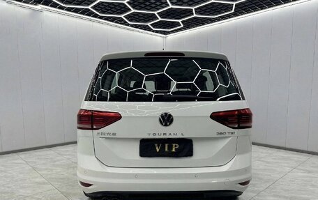 Volkswagen Touran III, 2021 год, 1 960 000 рублей, 3 фотография