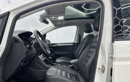 Volkswagen Touran III, 2021 год, 1 960 000 рублей, 6 фотография