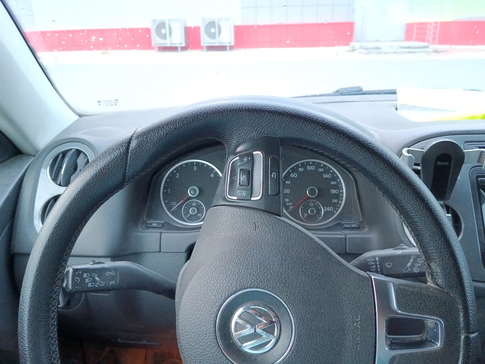 Volkswagen Tiguan I рестайлинг, 2012 год, 1 050 000 рублей, 9 фотография