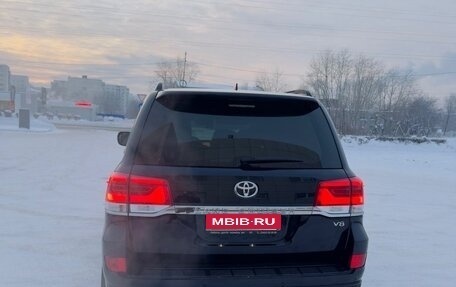 Toyota Land Cruiser 200, 2020 год, 9 550 000 рублей, 3 фотография