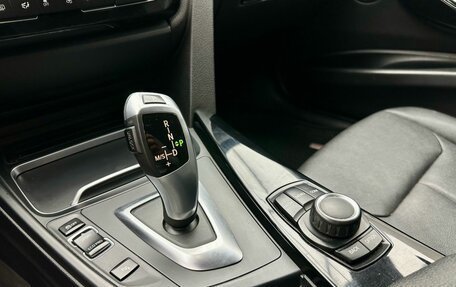 BMW 3 серия, 2018 год, 1 980 000 рублей, 14 фотография