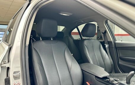 BMW 3 серия, 2018 год, 1 980 000 рублей, 13 фотография