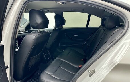BMW 3 серия, 2018 год, 1 980 000 рублей, 12 фотография