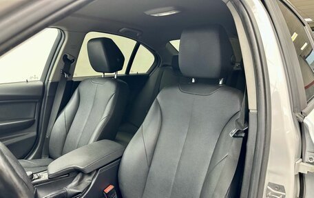 BMW 3 серия, 2018 год, 1 980 000 рублей, 11 фотография