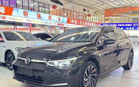 Volkswagen Golf VIII, 2021 год, 1 850 077 рублей, 1 фотография