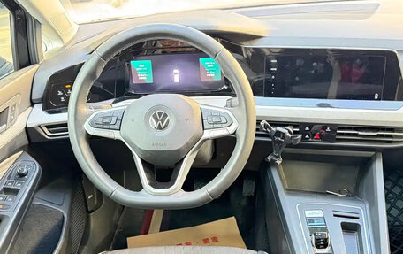 Volkswagen Golf VIII, 2021 год, 1 850 077 рублей, 8 фотография