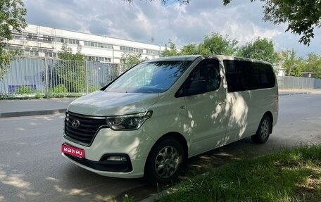 Hyundai H-1 II рестайлинг, 2019 год, 2 450 000 рублей, 1 фотография