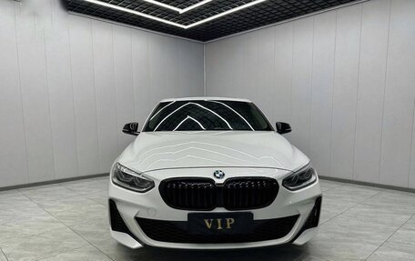 BMW 1 серия, 2022 год, 1 750 000 рублей, 1 фотография