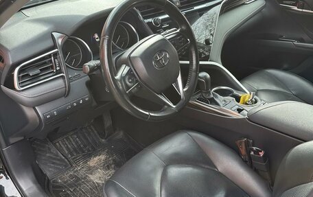 Toyota Camry, 2018 год, 2 950 000 рублей, 4 фотография