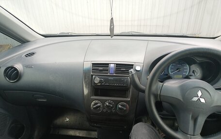 Mitsubishi Colt VI рестайлинг, 2003 год, 290 000 рублей, 8 фотография