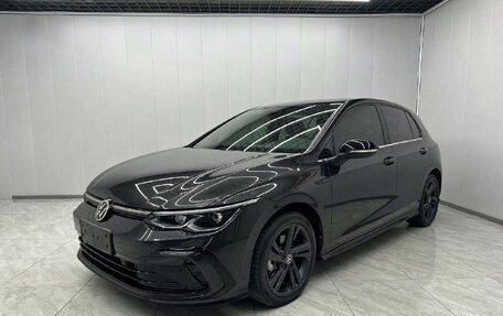 Volkswagen Golf VIII, 2021 год, 1 940 000 рублей, 2 фотография