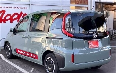 Toyota Sienta, 2022 год, 1 530 000 рублей, 4 фотография