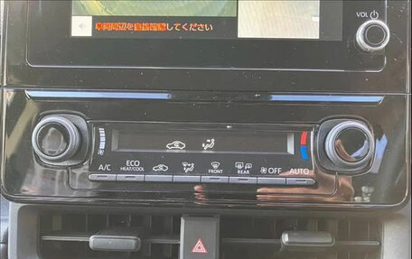 Toyota Sienta, 2022 год, 1 530 000 рублей, 13 фотография