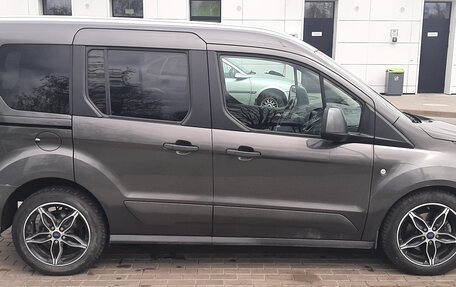 Ford Tourneo Connect II рестайлинг, 2018 год, 1 530 000 рублей, 5 фотография