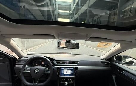 Skoda Superb III рестайлинг, 2025 год, 2 690 000 рублей, 10 фотография