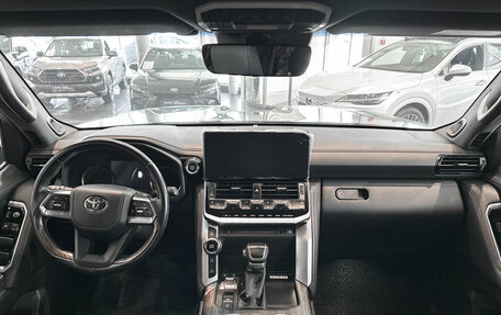 Toyota Land Cruiser, 2022 год, 10 581 000 рублей, 17 фотография