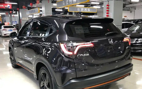 Honda Vezel, 2022 год, 1 590 000 рублей, 6 фотография