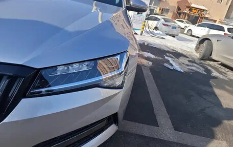 Skoda Superb III рестайлинг, 2021 год, 1 559 000 рублей, 2 фотография