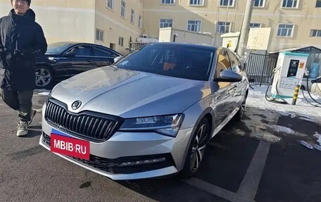 Skoda Superb III рестайлинг, 2021 год, 1 559 000 рублей, 3 фотография
