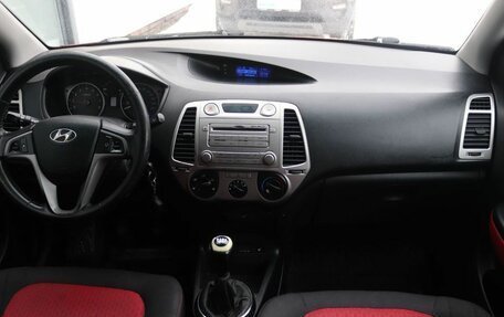 Hyundai i20 IB рестайлинг, 2010 год, 438 000 рублей, 15 фотография