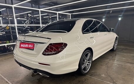 Mercedes-Benz E-Класс, 2018 год, 3 900 000 рублей, 1 фотография