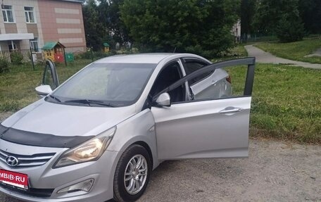 Hyundai Solaris II рестайлинг, 2014 год, 550 000 рублей, 3 фотография