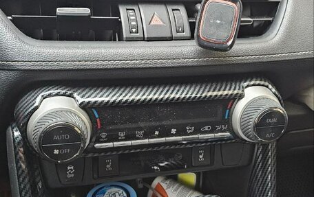 Toyota RAV4, 2020 год, 3 900 000 рублей, 4 фотография