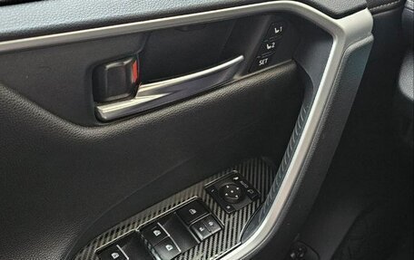 Toyota RAV4, 2020 год, 3 900 000 рублей, 6 фотография