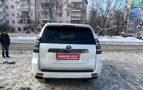 Toyota Land Cruiser Prado 150 рестайлинг 2, 2021 год, 6 800 000 рублей, 2 фотография