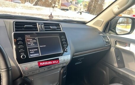 Toyota Land Cruiser Prado 150 рестайлинг 2, 2021 год, 6 800 000 рублей, 9 фотография