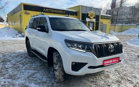 Toyota Land Cruiser Prado 150 рестайлинг 2, 2021 год, 6 800 000 рублей, 12 фотография