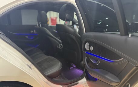 Mercedes-Benz E-Класс, 2018 год, 3 900 000 рублей, 15 фотография
