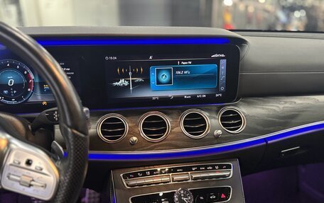 Mercedes-Benz E-Класс, 2018 год, 3 900 000 рублей, 28 фотография