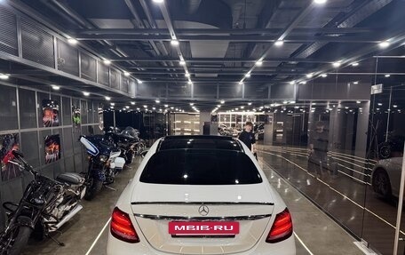 Mercedes-Benz E-Класс, 2018 год, 3 900 000 рублей, 36 фотография