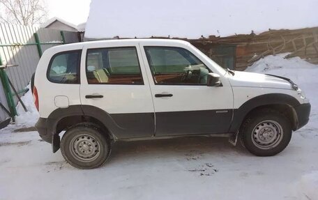 Chevrolet Niva I рестайлинг, 2018 год, 760 000 рублей, 6 фотография