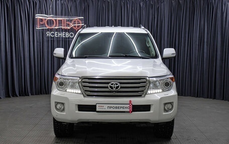 Toyota Land Cruiser 200, 2014 год, 3 398 000 рублей, 2 фотография