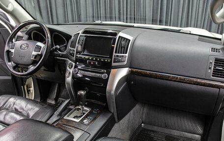 Toyota Land Cruiser 200, 2014 год, 3 398 000 рублей, 11 фотография