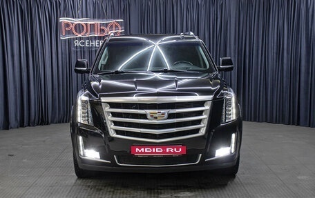 Cadillac Escalade IV, 2017 год, 4 998 000 рублей, 2 фотография