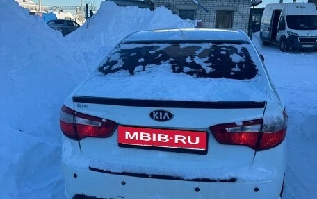 KIA Rio III рестайлинг, 2013 год, 550 000 рублей, 2 фотография
