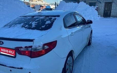 KIA Rio III рестайлинг, 2013 год, 550 000 рублей, 3 фотография