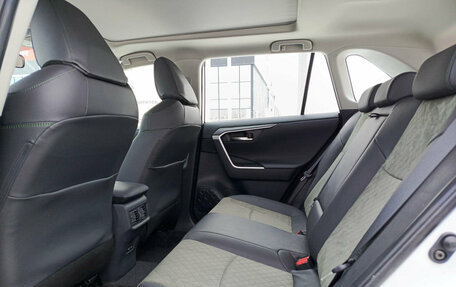 Toyota RAV4, 2025 год, 4 300 000 рублей, 15 фотография