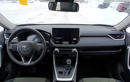 Toyota RAV4, 2025 год, 4 300 000 рублей, 17 фотография