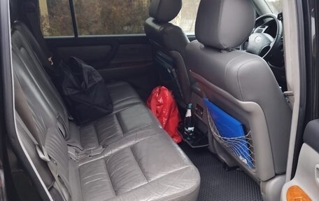 Toyota Land Cruiser 100 рестайлинг 2, 2005 год, 2 000 000 рублей, 3 фотография