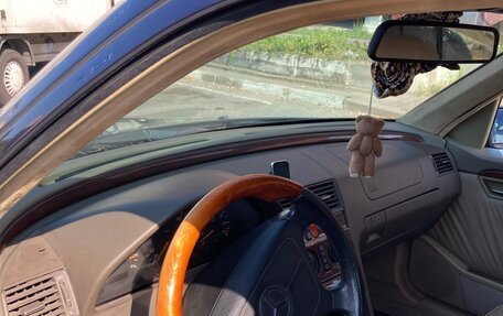 Mercedes-Benz C-Класс, 1994 год, 500 000 рублей, 2 фотография