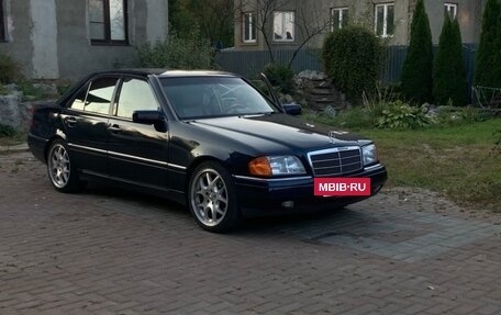 Mercedes-Benz C-Класс, 1994 год, 500 000 рублей, 3 фотография