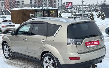 Mitsubishi Outlander III рестайлинг 3, 2008 год, 950 000 рублей, 13 фотография