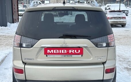 Mitsubishi Outlander III рестайлинг 3, 2008 год, 950 000 рублей, 10 фотография