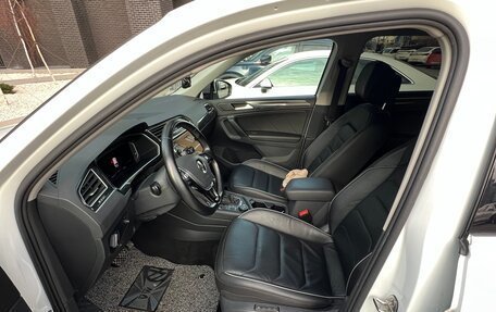 Volkswagen Tiguan II, 2020 год, 3 240 000 рублей, 5 фотография